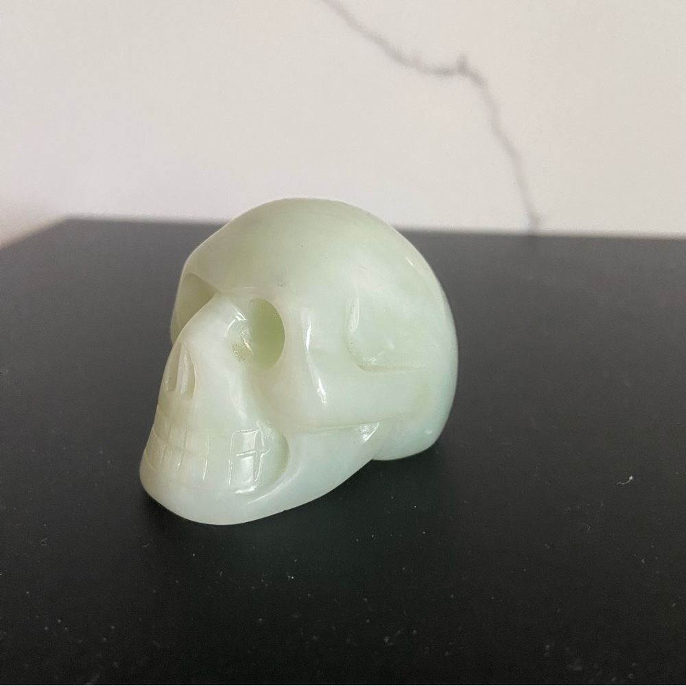 Jade skeleton skull for prosperity